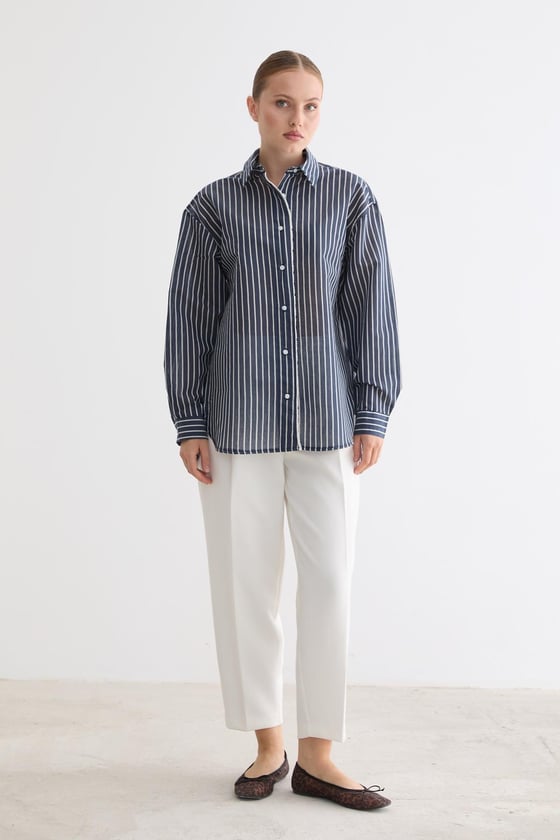 G28-4968-LACİVERT-LLEVUREÜst GiyimÖnü Düğmeli Dantel Detaylı Çizgili Gömlek LACİVERT