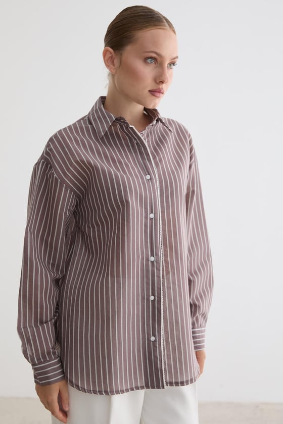 G28-4968-KAHVE-LLEVUREÜst GiyimÖnü Düğmeli Dantel Detaylı Çizgili Gömlek KAHVE