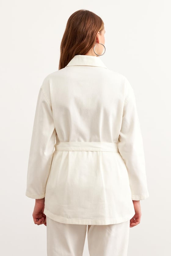 M28-5838-EKRU-LLEVUREDış GiyimÖnü Düğmeli Kuşaklı Gabardin Ceket EKRU