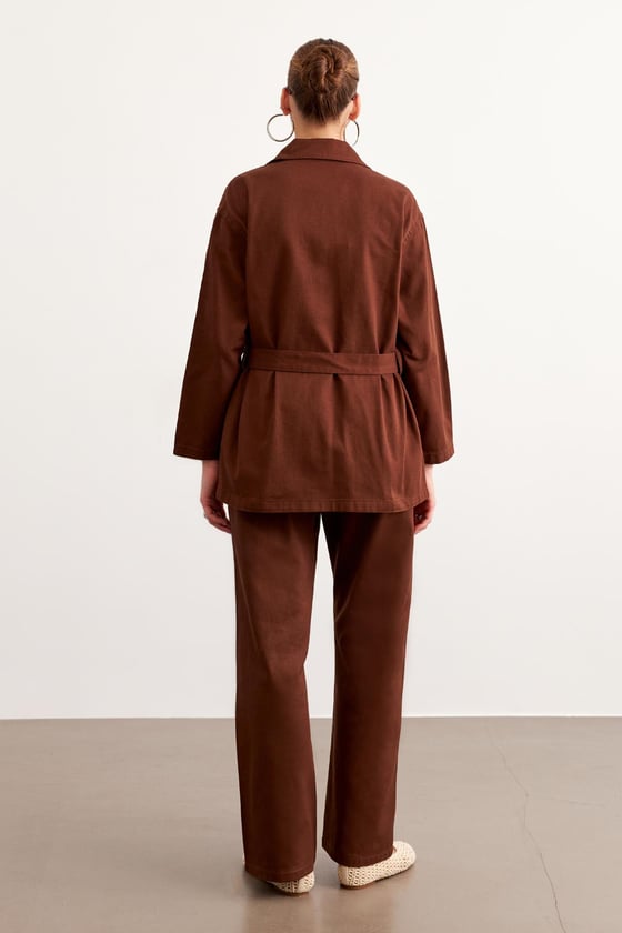 M28-5838-KAHVE-LLEVUREDış GiyimÖnü Düğmeli Kuşaklı Gabardin Ceket KAHVE