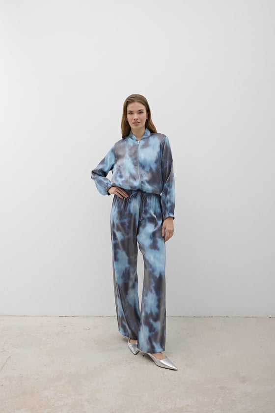 M28-5821-MAVİ-LLEVUREDış GiyimÖnü Fermuarlı Saten Ceket MAVİ