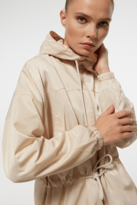 M27-5667-L-TAŞLEVURECEKETPolyester Kumaş Beli Bağcıklı Kapüşonlu Kadın Trenç Ceket TAŞ