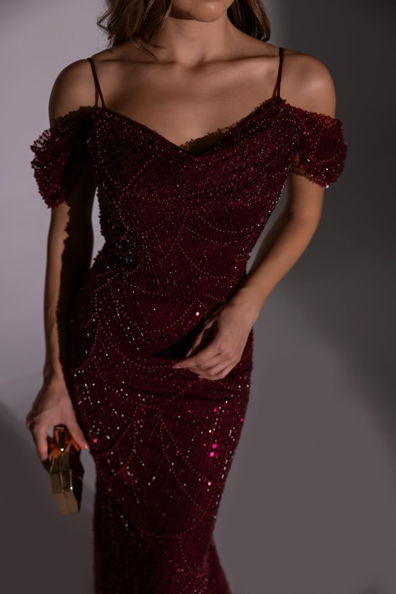 Düşük Omuz Boncuklu Abiye - BORDO