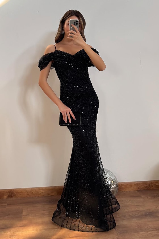 Düşük Omuz Boncuklu Abiye - SİYAH