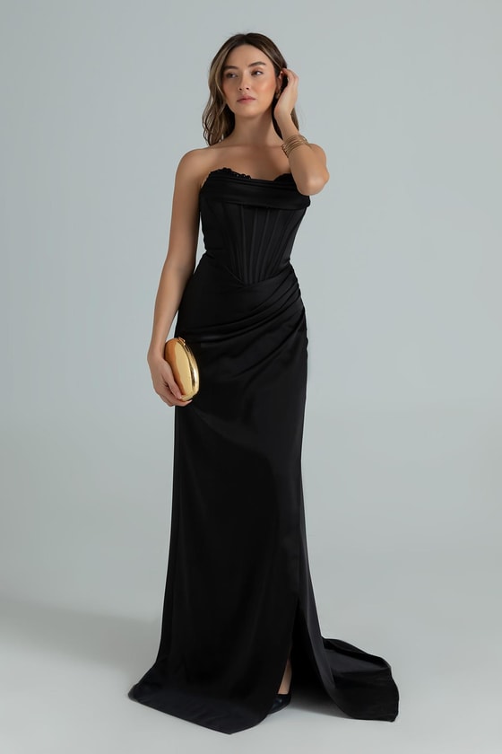 Göğüs İşlemeli Balenli Abiye - SİYAH