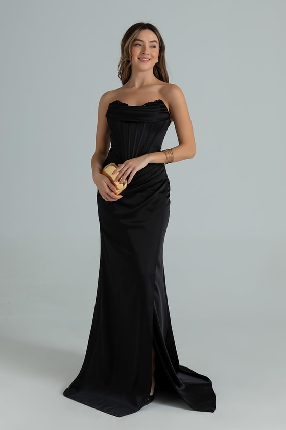 Göğüs İşlemeli Balenli Abiye - SİYAH