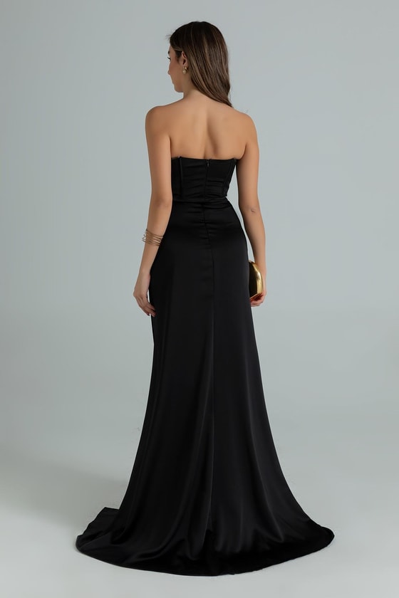 Göğüs İşlemeli Balenli Abiye - SİYAH