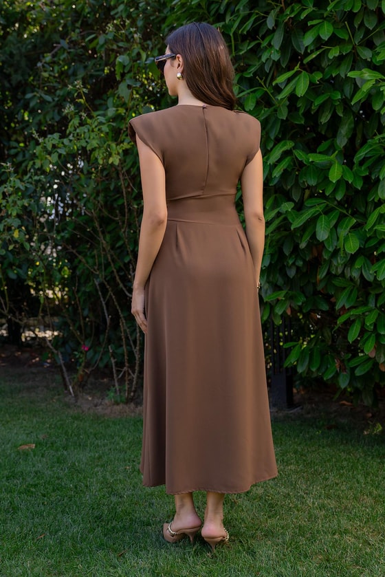 Gold Broşlu Kalem Elbise - KAHVERENGİ