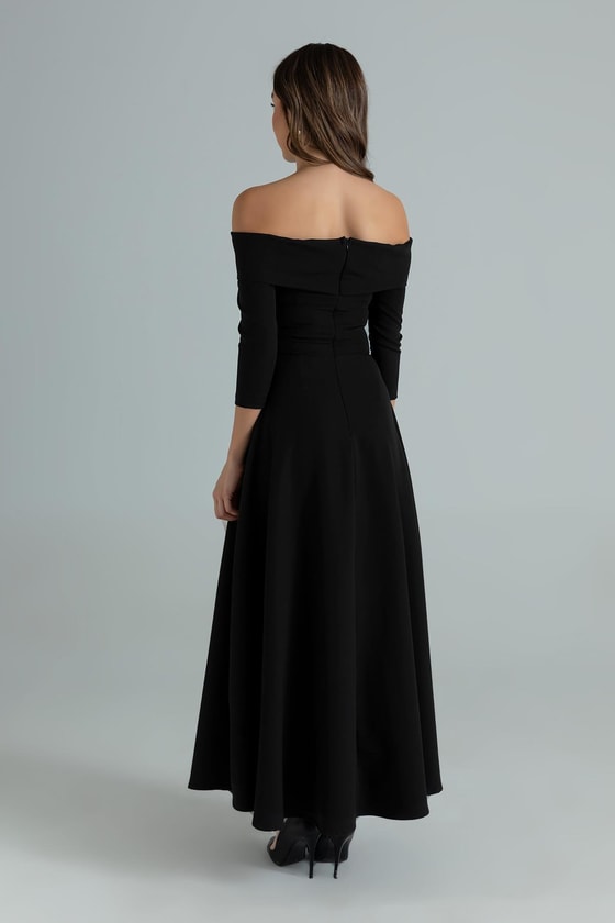 Gül Broşlu Kloş Elbise - SİYAH