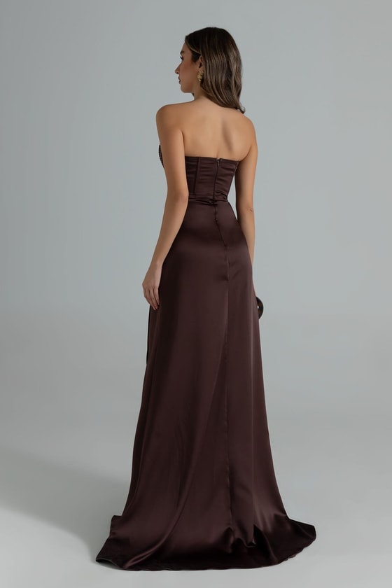 İşlemeli Saten Anvelop Abiye - KAHVERENGİ