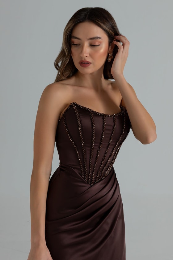 İşlemeli Saten Anvelop Abiye - KAHVERENGİ