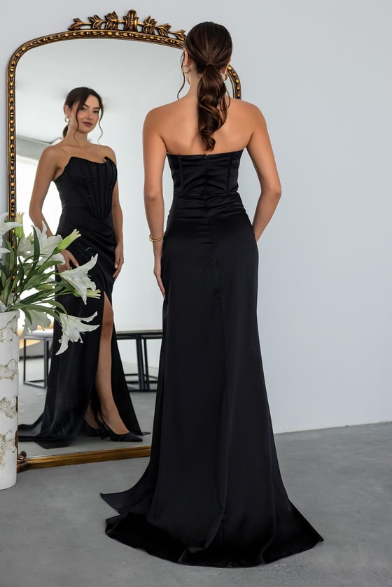 İşlemeli Saten Anvelop Abiye - SİYAH