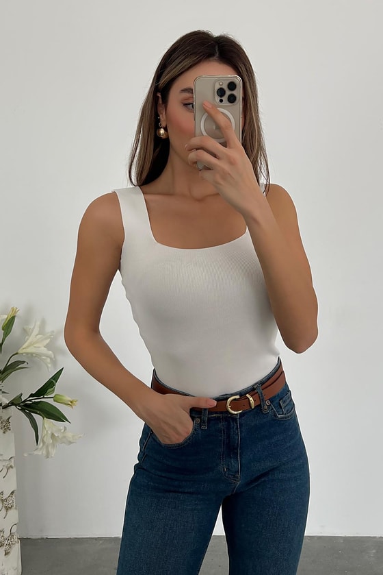 Kare Yaka Atlet - BEYAZ