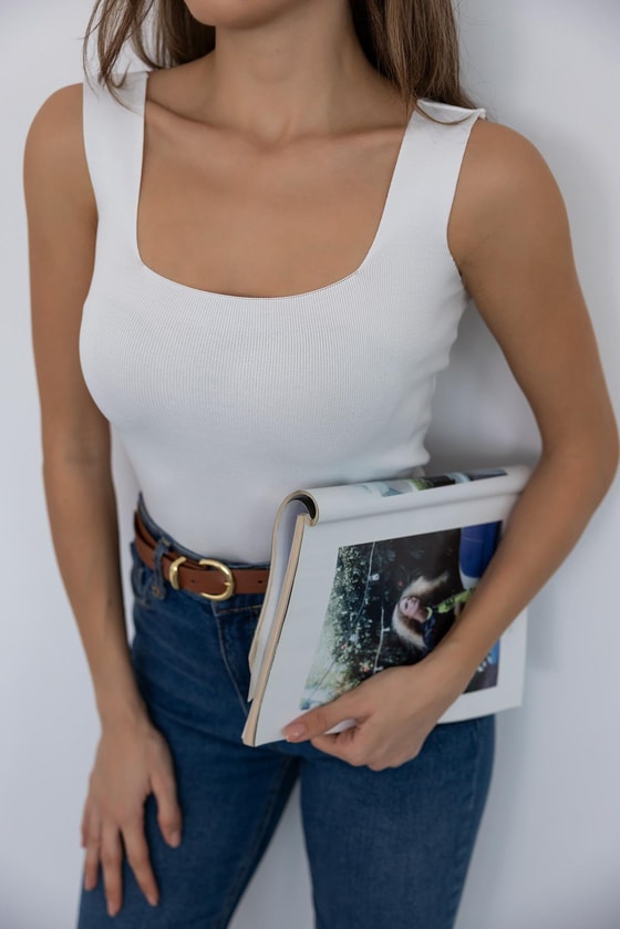 Kare Yaka Atlet - BEYAZ