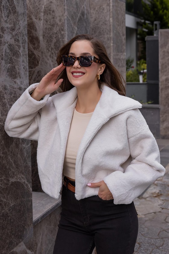 Kısa Peluş Mont - BEJ