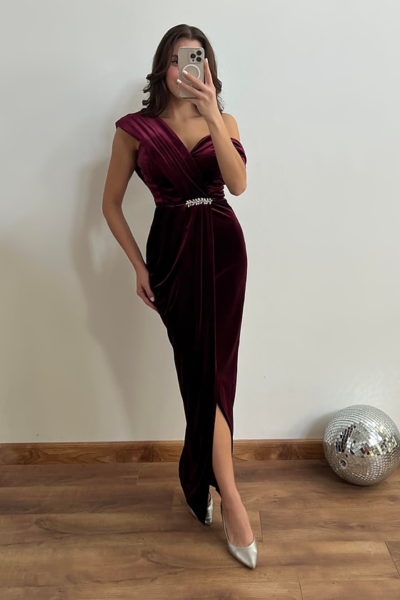 Omuz Tasarım Kadife Abiye - BORDO