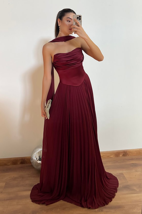 Straplez Fularlı Piliseli Abiye - BORDO