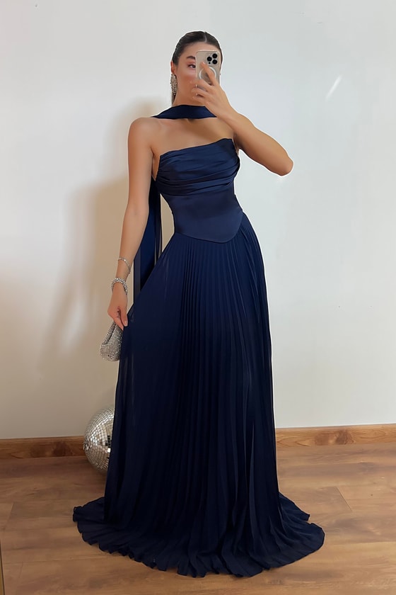 Straplez Fularlı Piliseli Abiye - LACİVERT