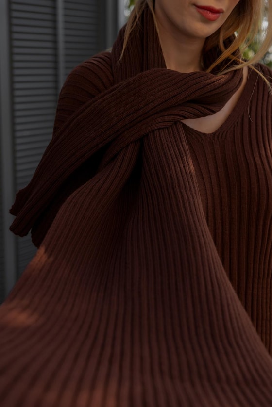 V Yaka Atkılı Triko Takım - KAHVERENGİ