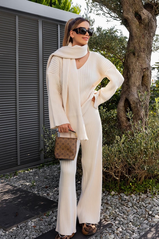 V Yaka Atkılı Triko Takım - KREM