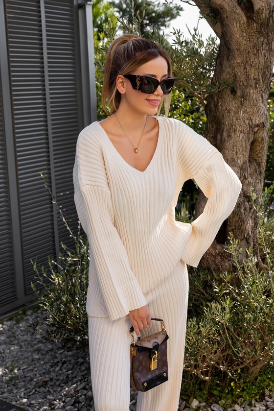 V Yaka Atkılı Triko Takım - KREM