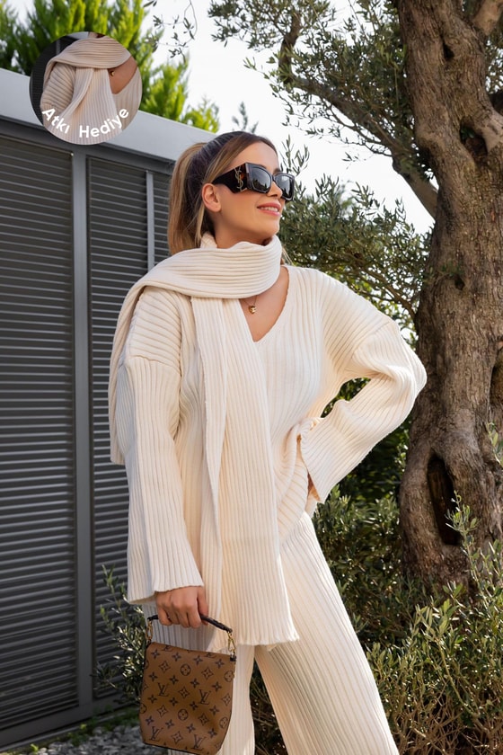 V Yaka Atkılı Triko Takım - KREM