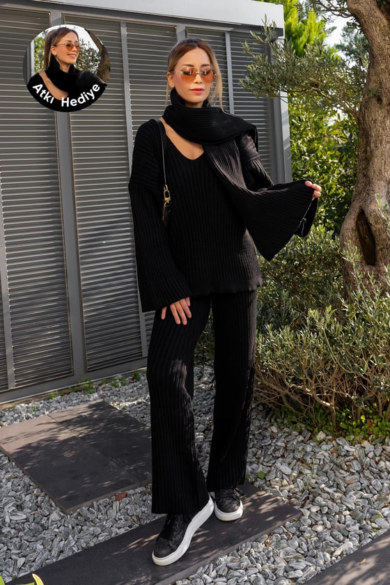 V Yaka Atkılı Triko Takım - SİYAH