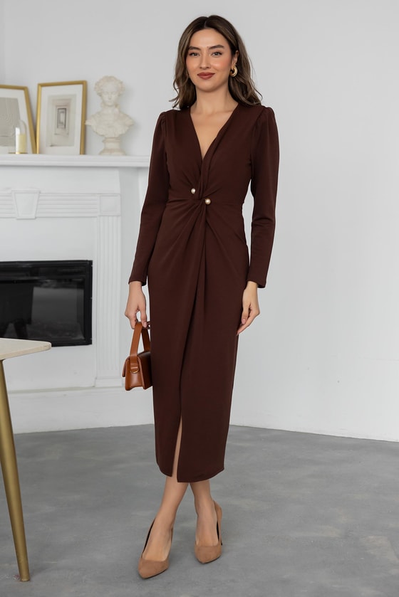 Vatkalı İnci Broş Elbise - KAHVERENGİ