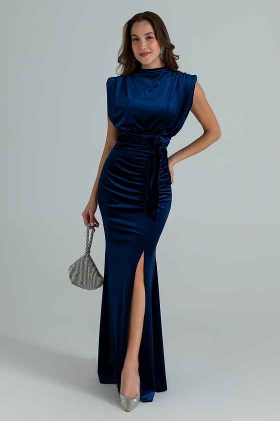 Yaka Dökümlü Kadife Abiye - LACİVERT