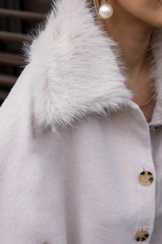 Yaka Kürklü Kemerli Panço - EKRU
