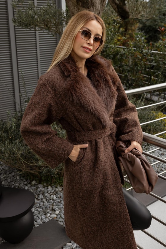 Yaka Kürklü Kuşaklı Kaban - KAHVERENGİ