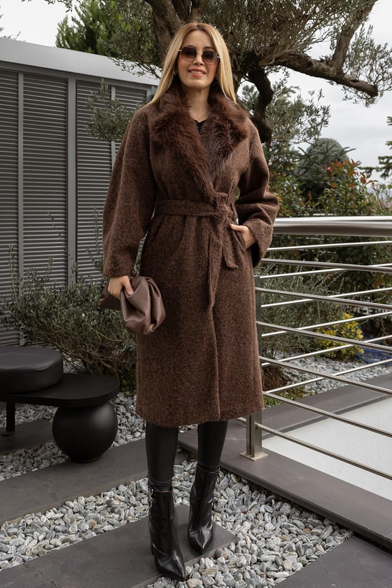 Yaka Kürklü Kuşaklı Kaban - KAHVERENGİ