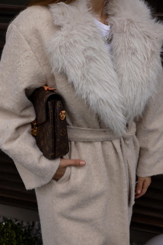 Yaka Kürklü Kuşaklı Kaban - KREM