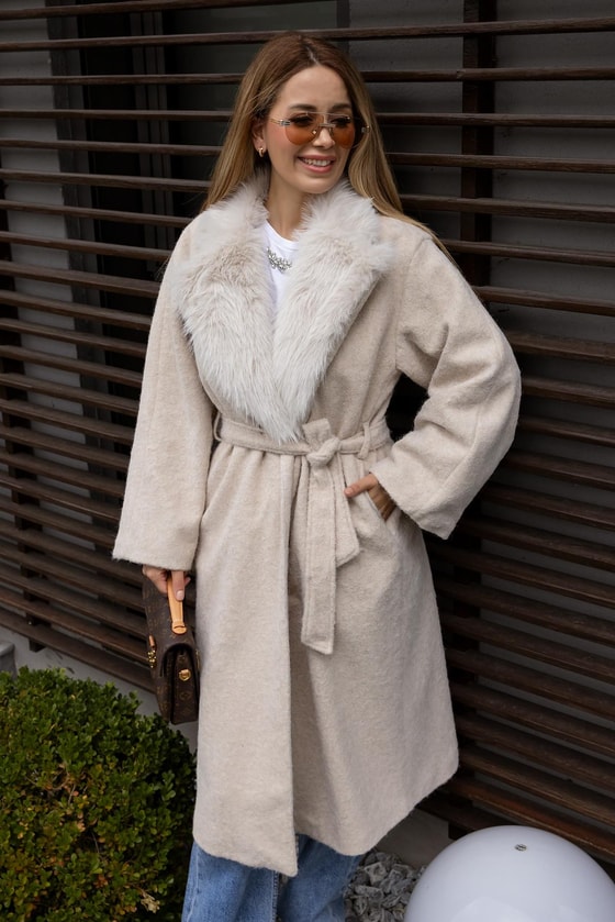 Yaka Kürklü Kuşaklı Kaban - KREM