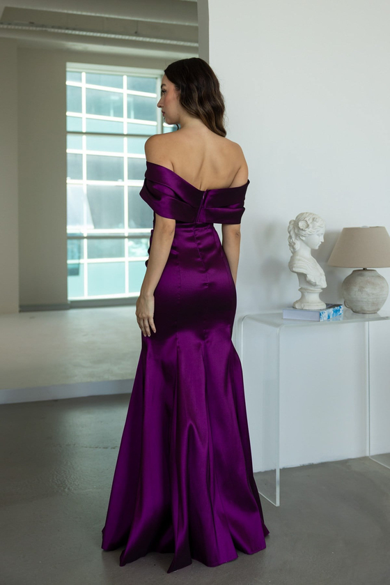Drape Detaylı Asimetrik Yaka Abiye - MÜRDÜM