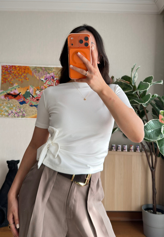 Asira Yan Bağlamalı T-Shirt Ekru