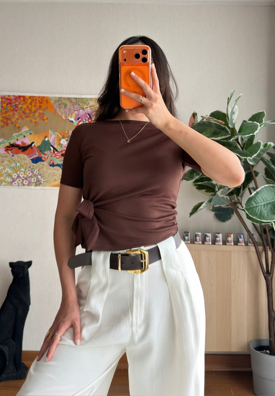 Asira Yan Bağlamalı T-Shirt Kahve