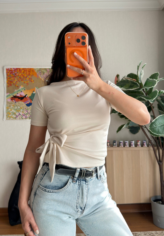 Asira Yan Bağlamalı T-Shirt Bej