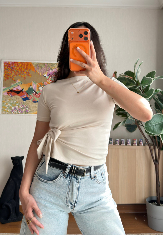 Asira Yan Bağlamalı T-Shirt Bej
