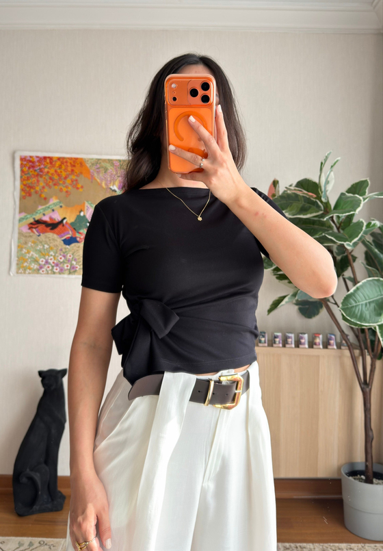 Asira Yan Bağlamalı T-Shirt Siyah