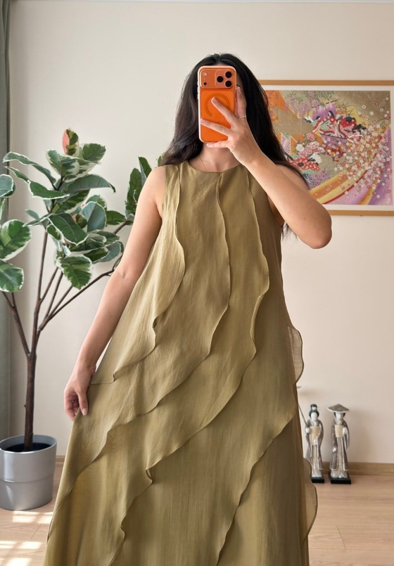 Chisa Katlı Volanlı Elbise Olive