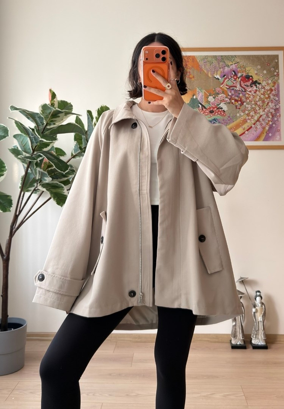 Dik Yaka Cepli Oversize Kısa Trençkot Bej
