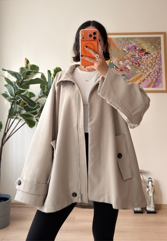 Dik Yaka Cepli Oversize Kısa Trençkot Bej