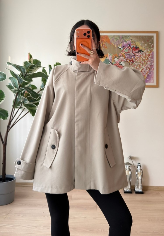 Dik Yaka Cepli Oversize Kısa Trençkot Bej