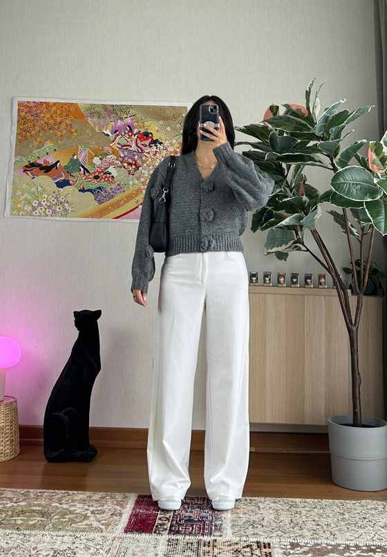 Gül Detaylı Hırka Füme