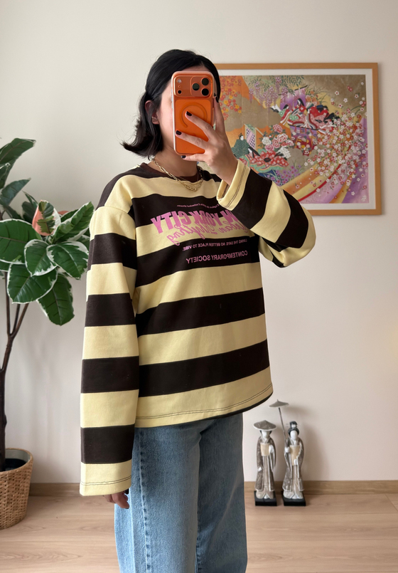 Kalın Çizgili New York Baskılı Oversize Sweatshirt Kahve