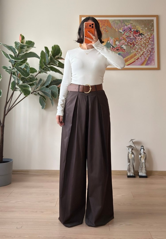Kiyo Plikaşe Kemerli Pantolon Kahve