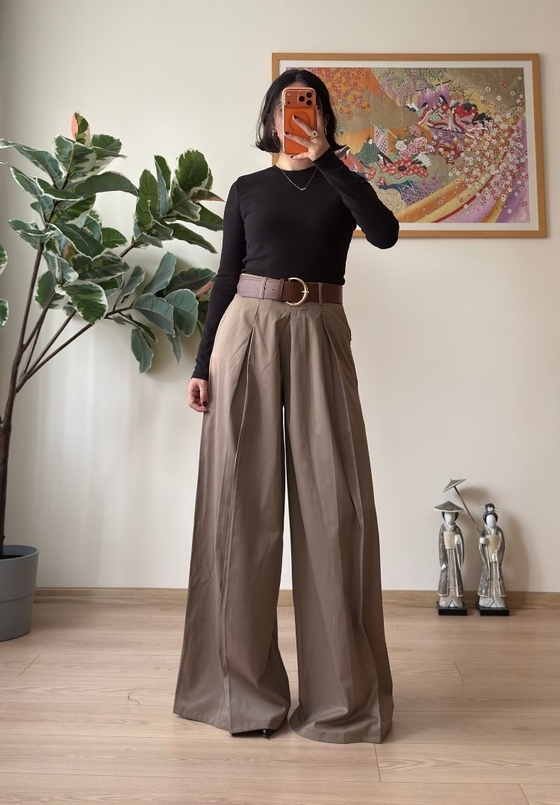 Kiyo Plikaşe Kemerli Pantolon Vizon