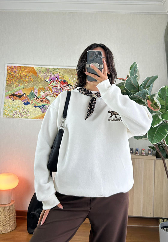 Leopar Baskılı Fularlı Sweatshirt 