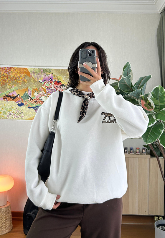 Leopar Baskılı Fularlı Sweatshirt 